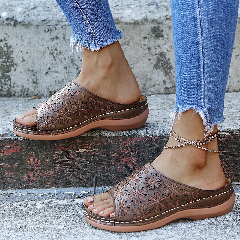 Retro Slippers Women Hollow Floral Shoes Outdoor Summer Sandals