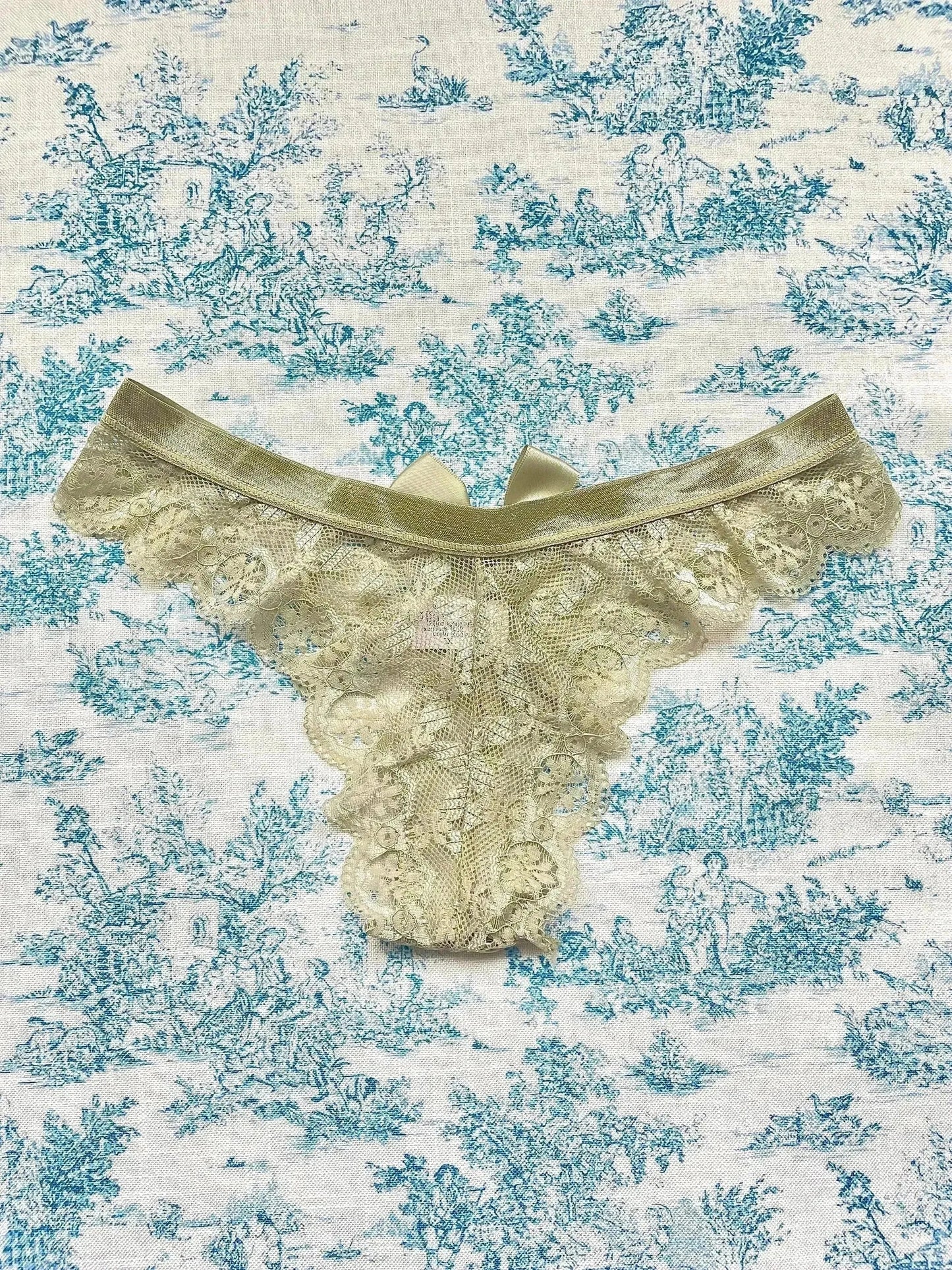 Green Lace Bow Panty - Luxurious Cotton Lingerie | Femstylo