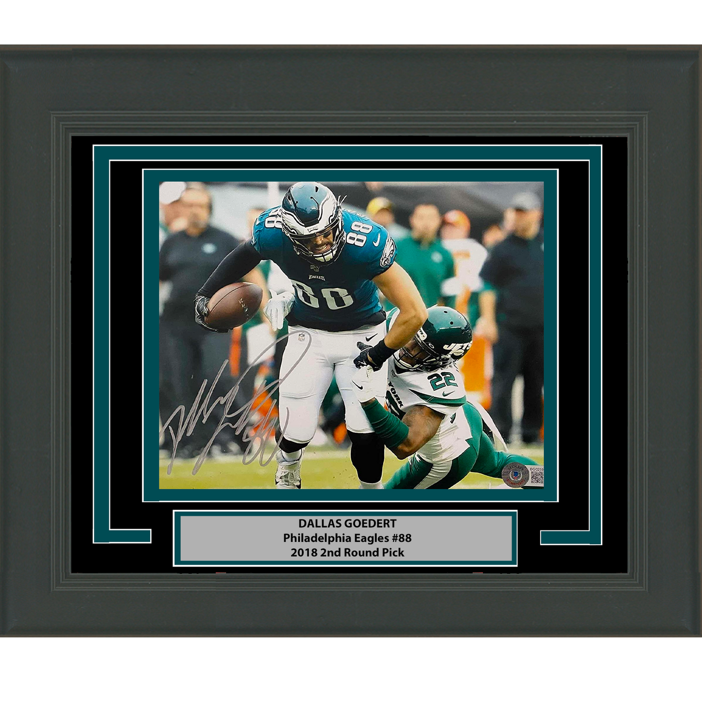 Framed Autographed/Signed Dallas Goedert Philadelphia Eagles 8x10 Football Photo Beckett BAS COA