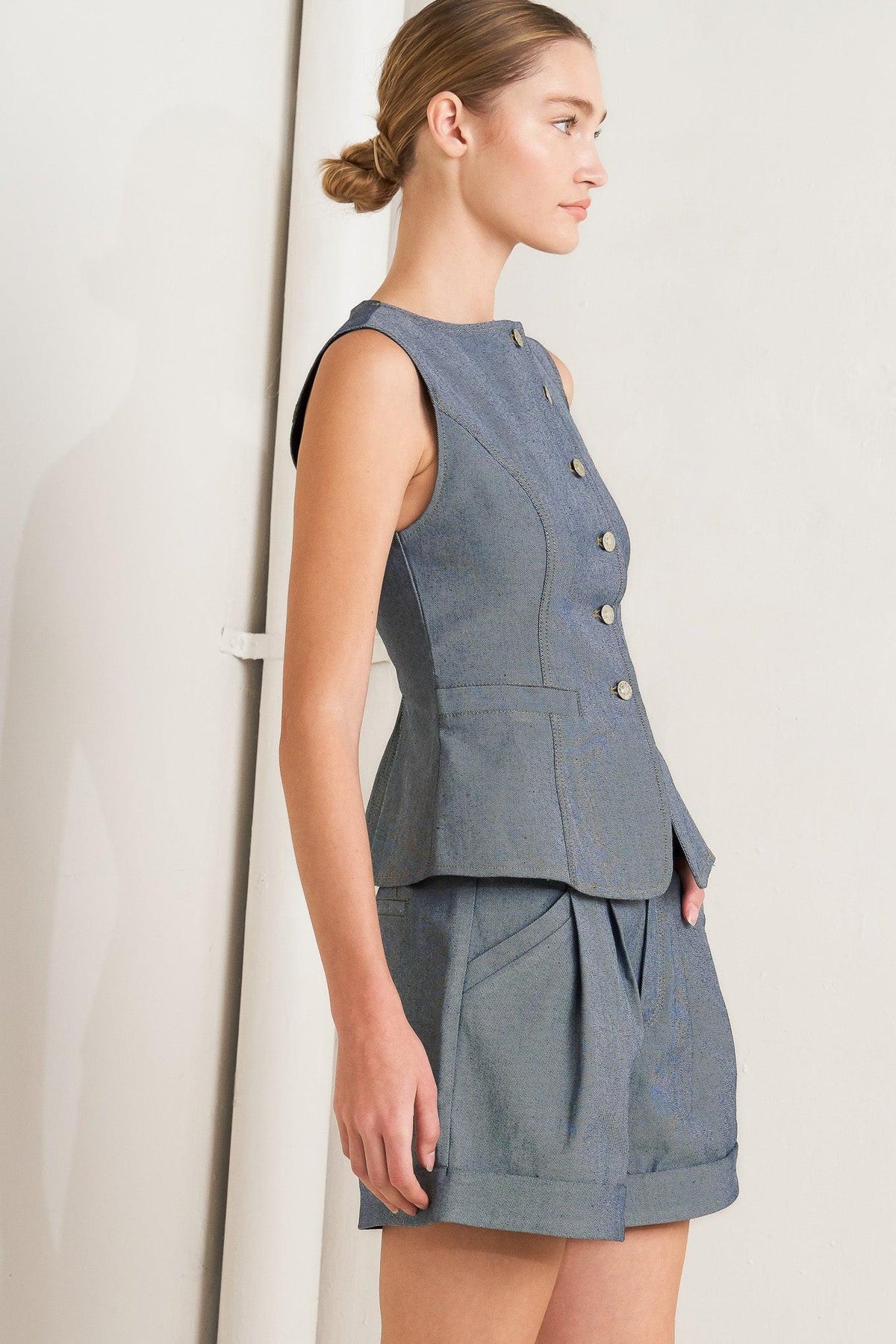 CONFIDENTLY COOL TAILORED WOVEN VEST
