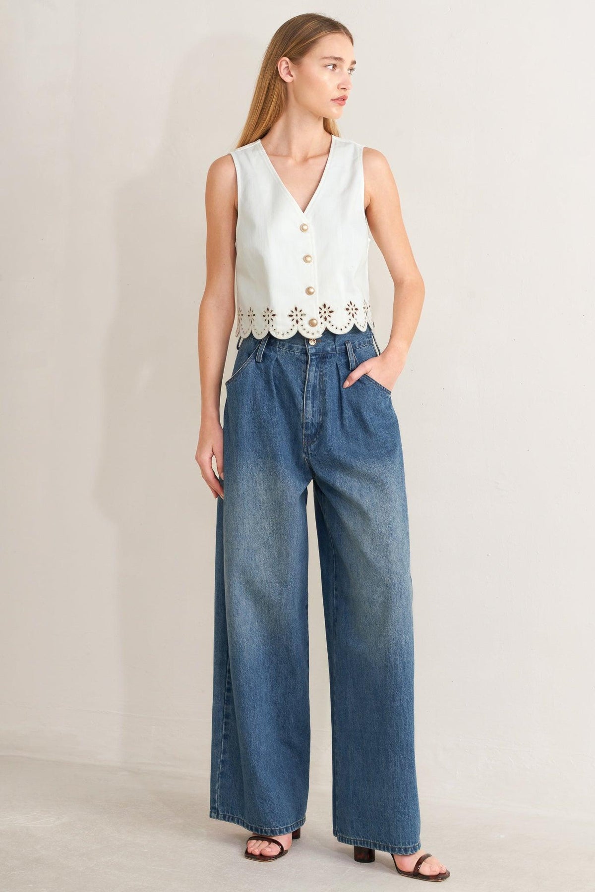 SEAFOAM SCALLOP WOVEN VEST