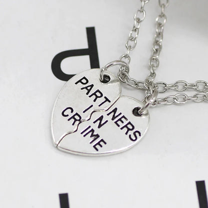 2pcs/set Splicing Necklace Heartbroken Pendant Necklace Men and Women
