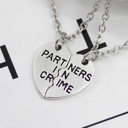2pcs/set Splicing Necklace Heartbroken Pendant Necklace Men and Women