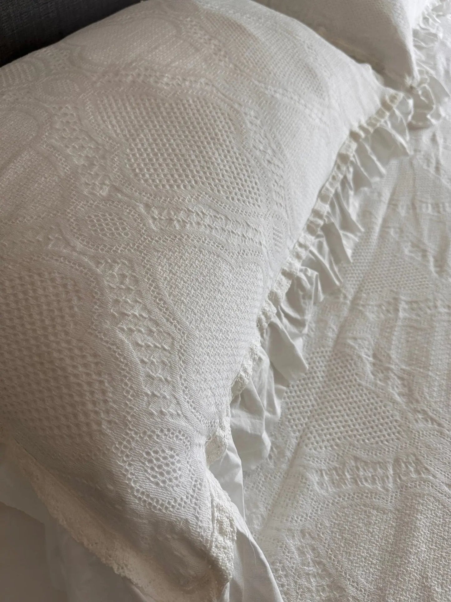 Bedspread Set Bedspread - Cotton White Lace - With Matching Shams