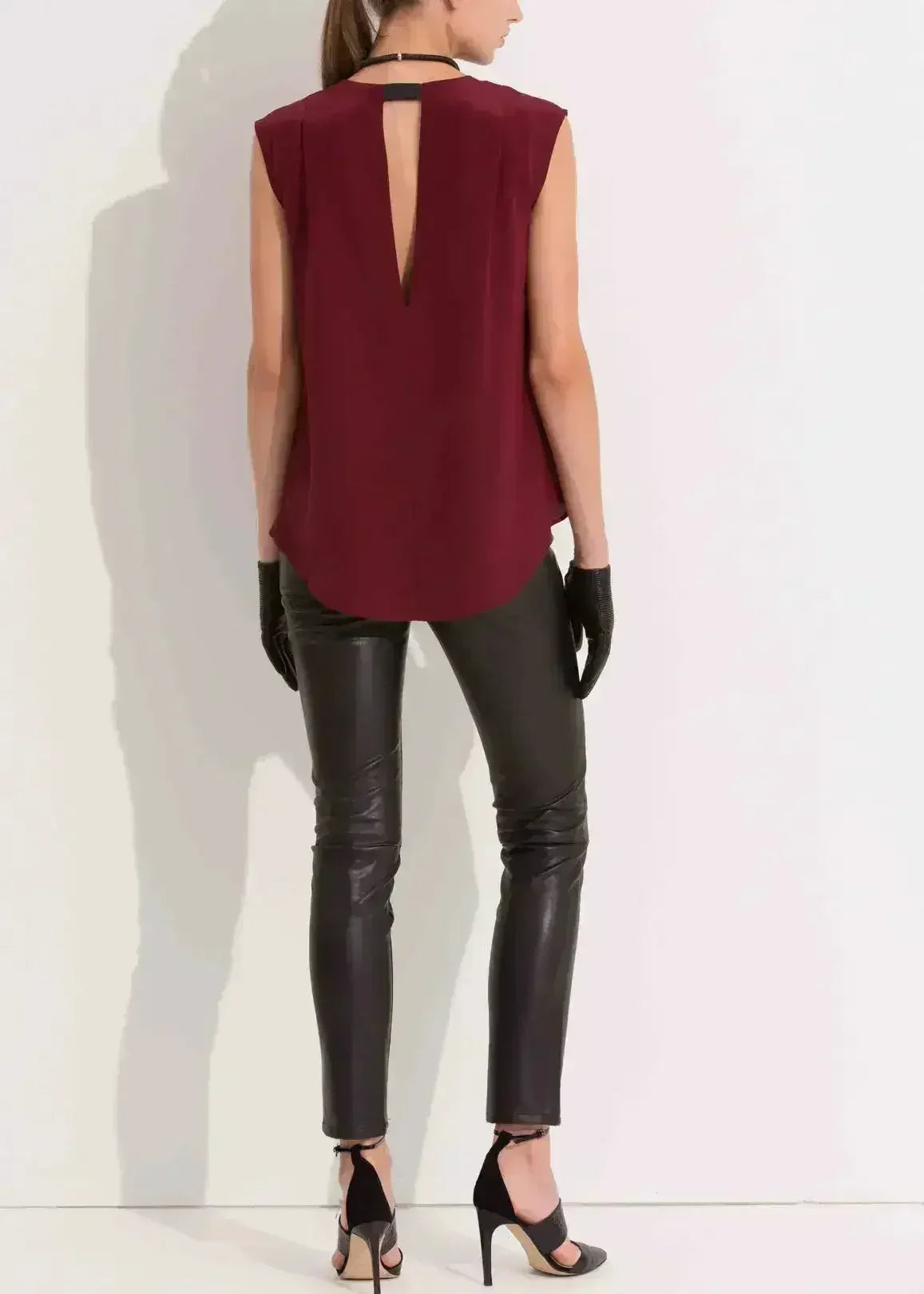 Women's Sleeveless Round Neck Hi Lo Top