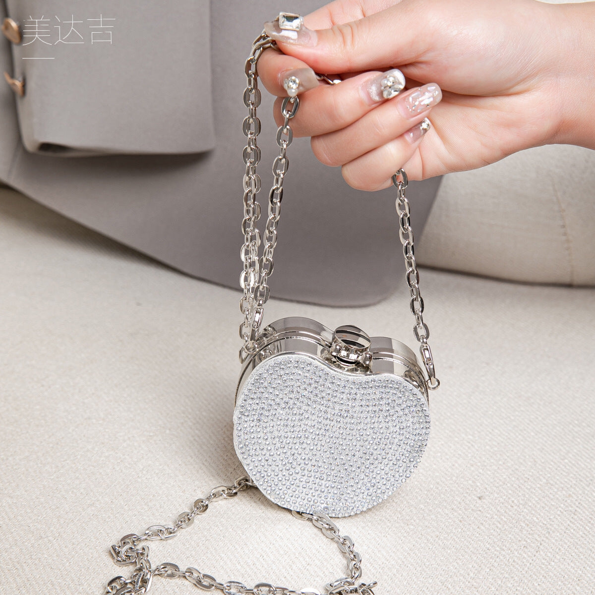 Elegant Mini Double Sided Rhinestone Purse – Heart Shaped Acrylic Mirror Bag, Trendy Mini Lipstick Purse for Prom