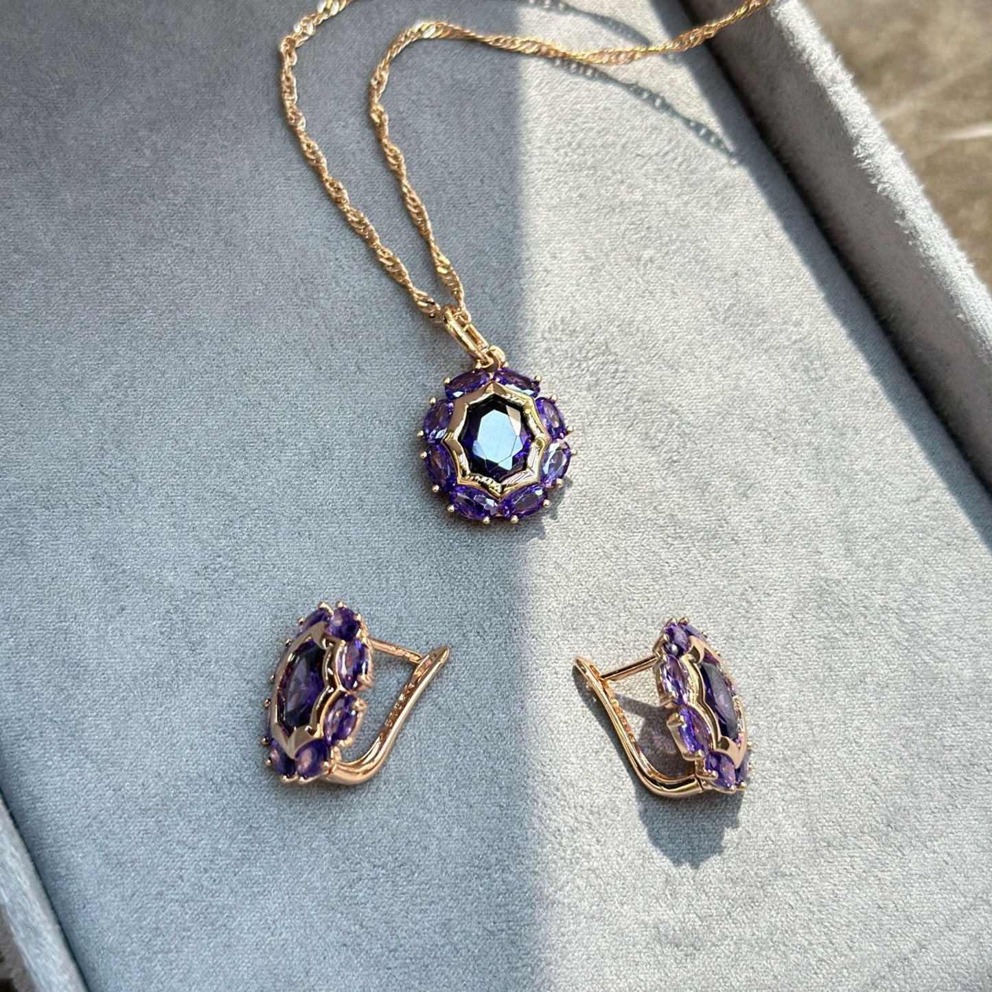 Amethyst Aura™ | Royal Purple Gold Plated Statement Ring (18K Color Retention)