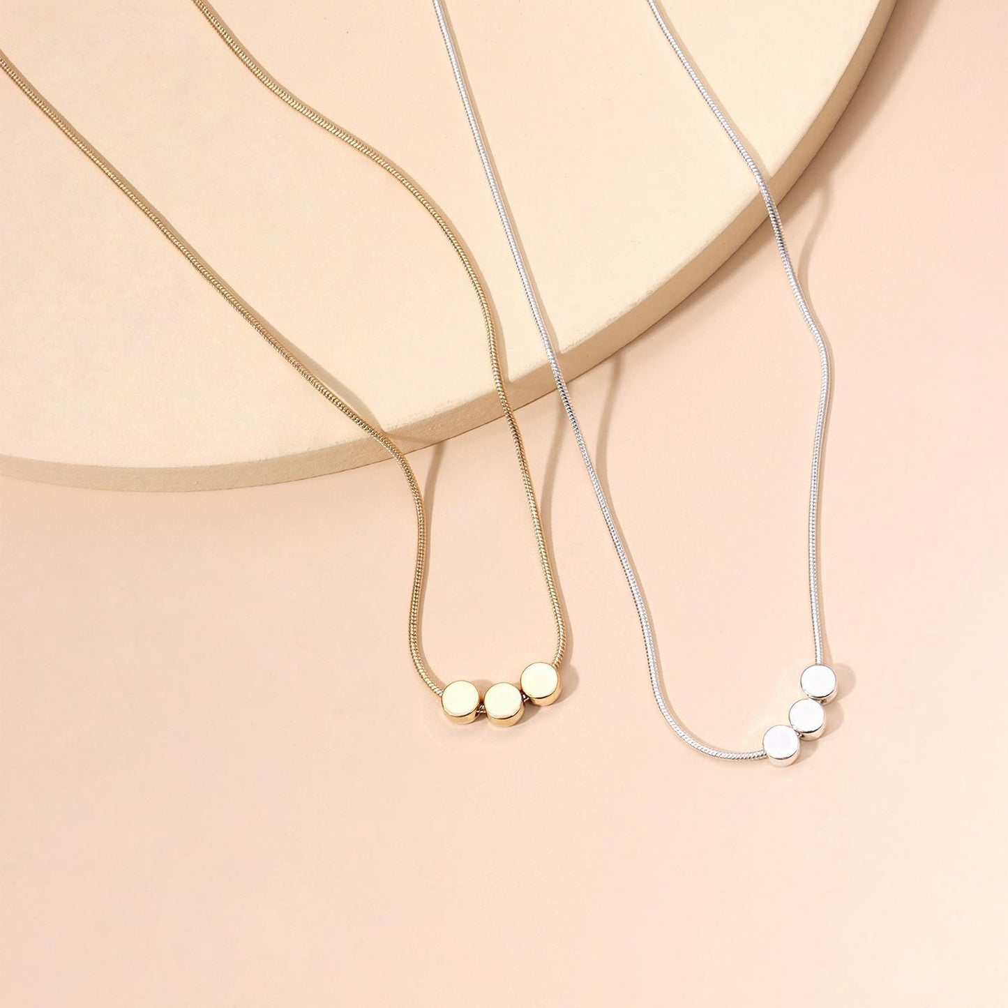 Round Disc Charms Choker Necklace