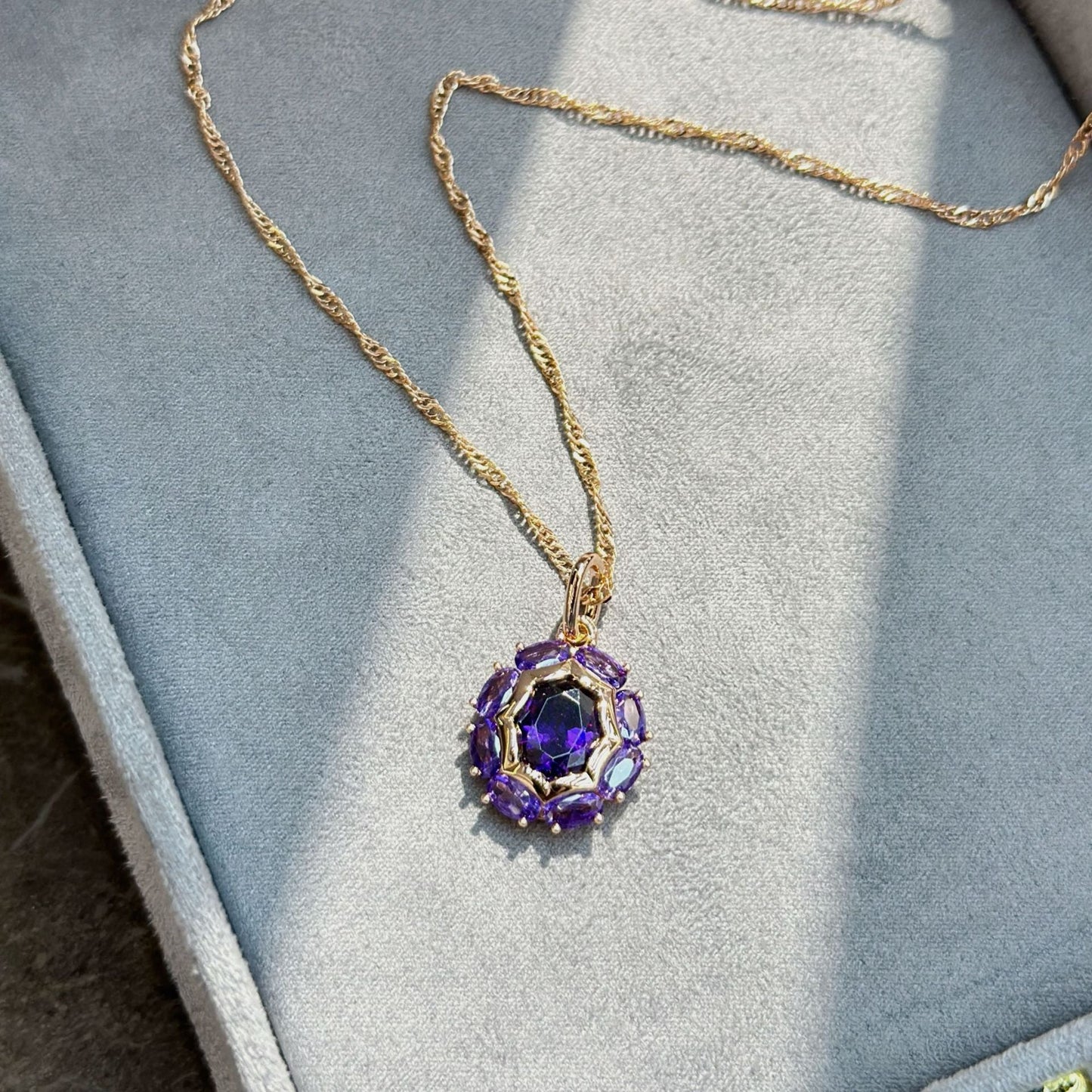 Amethyst Aura™ | Royal Purple Gold Plated Statement Ring (18K Color Retention)