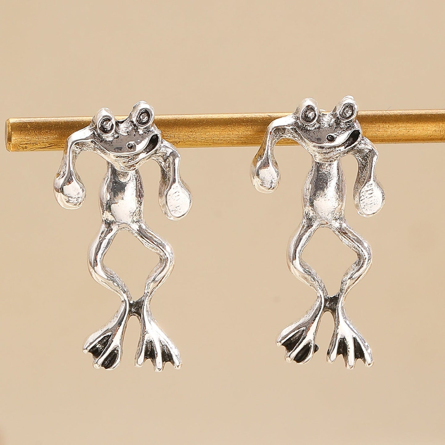 Personality Punk Frog Stud Earrings Detachable Cute 3D Animal Earrings