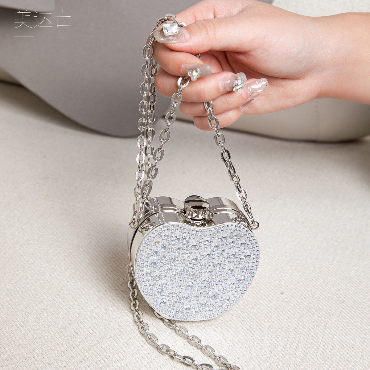 Elegant Mini Double Sided Rhinestone Purse – Heart Shaped Acrylic Mirror Bag, Trendy Mini Lipstick Purse for Prom