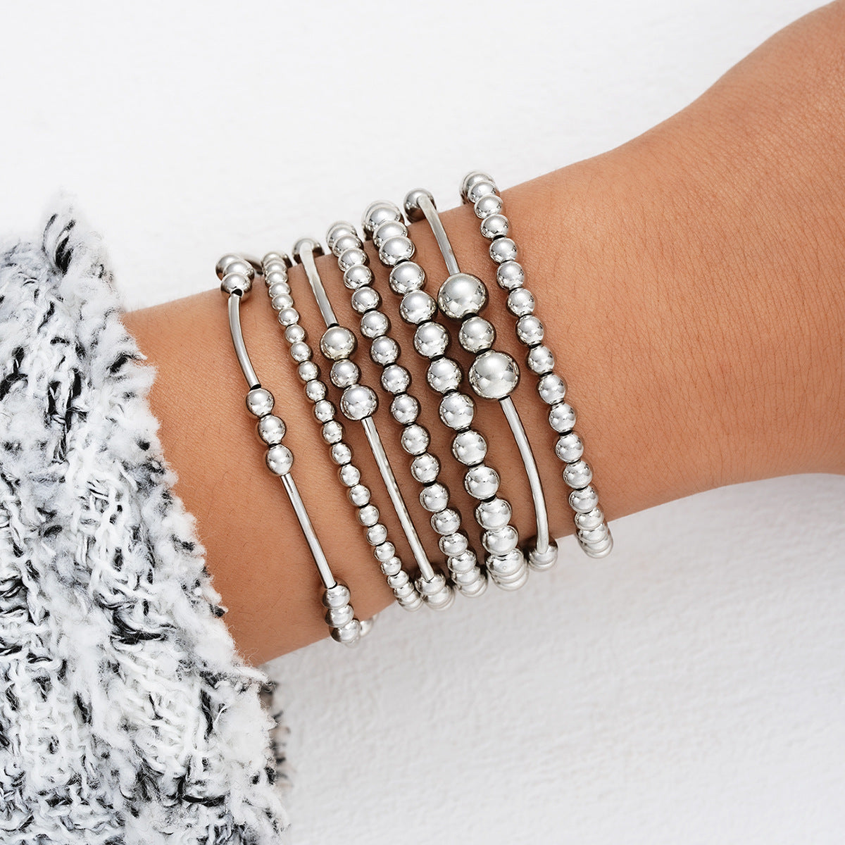 Metallic round beads layer bracelet