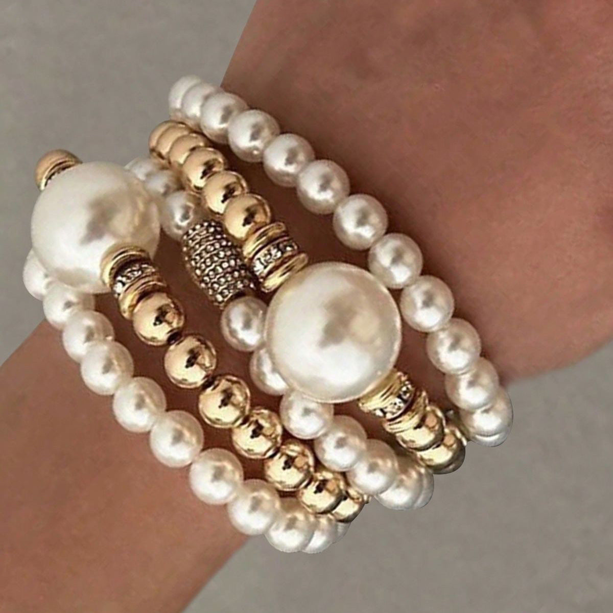 Exaggerated Pearl Layered Bracelet Set