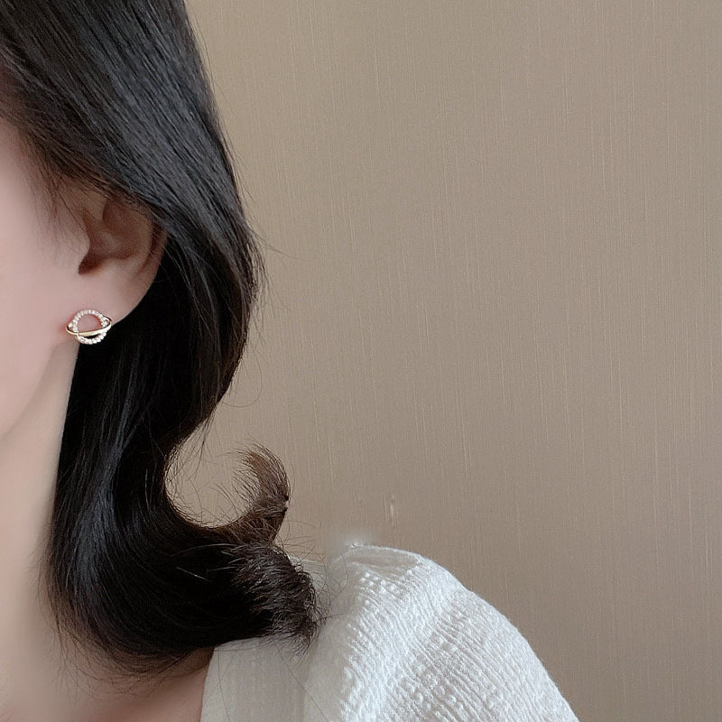 Twist Hollow Round Rhinestone Stud Earring