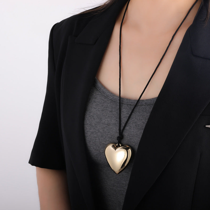 Chunky Heart Choker Necklace