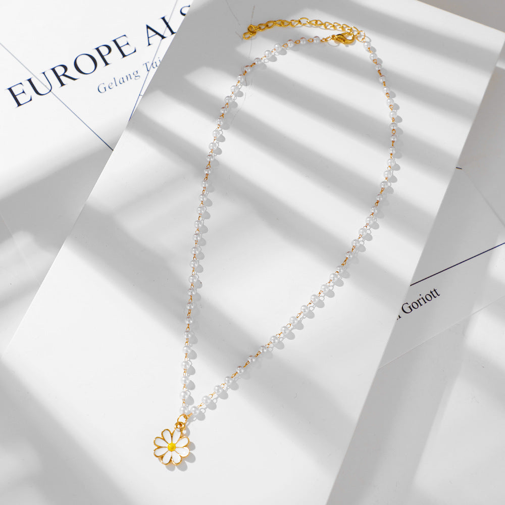 Pearl Daisy Necklace