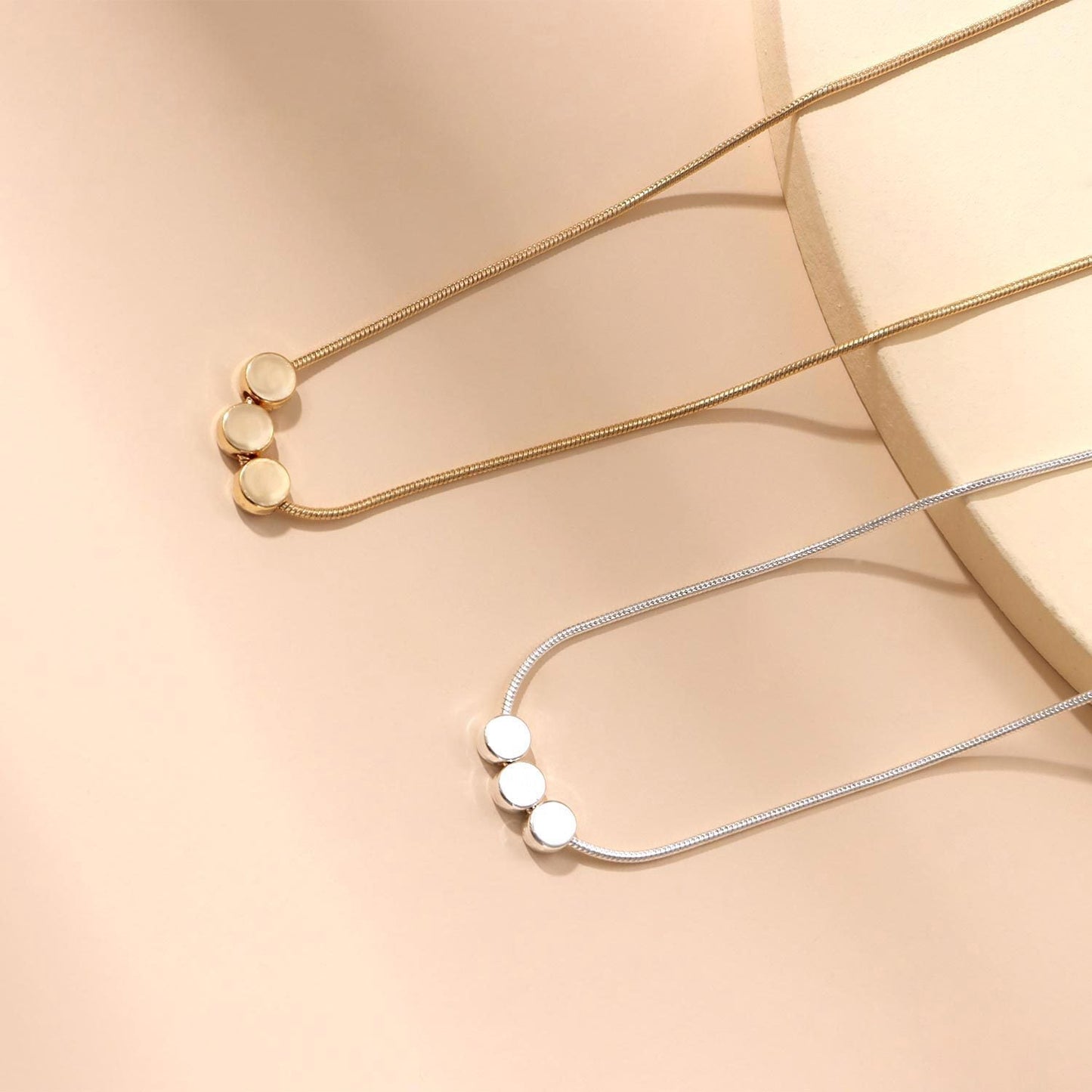 Round Disc Charms Choker Necklace