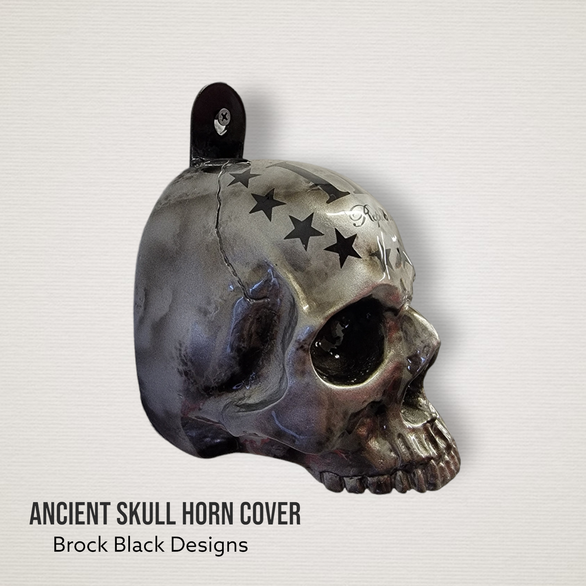 Horn cover with 3D Ancient skull theme