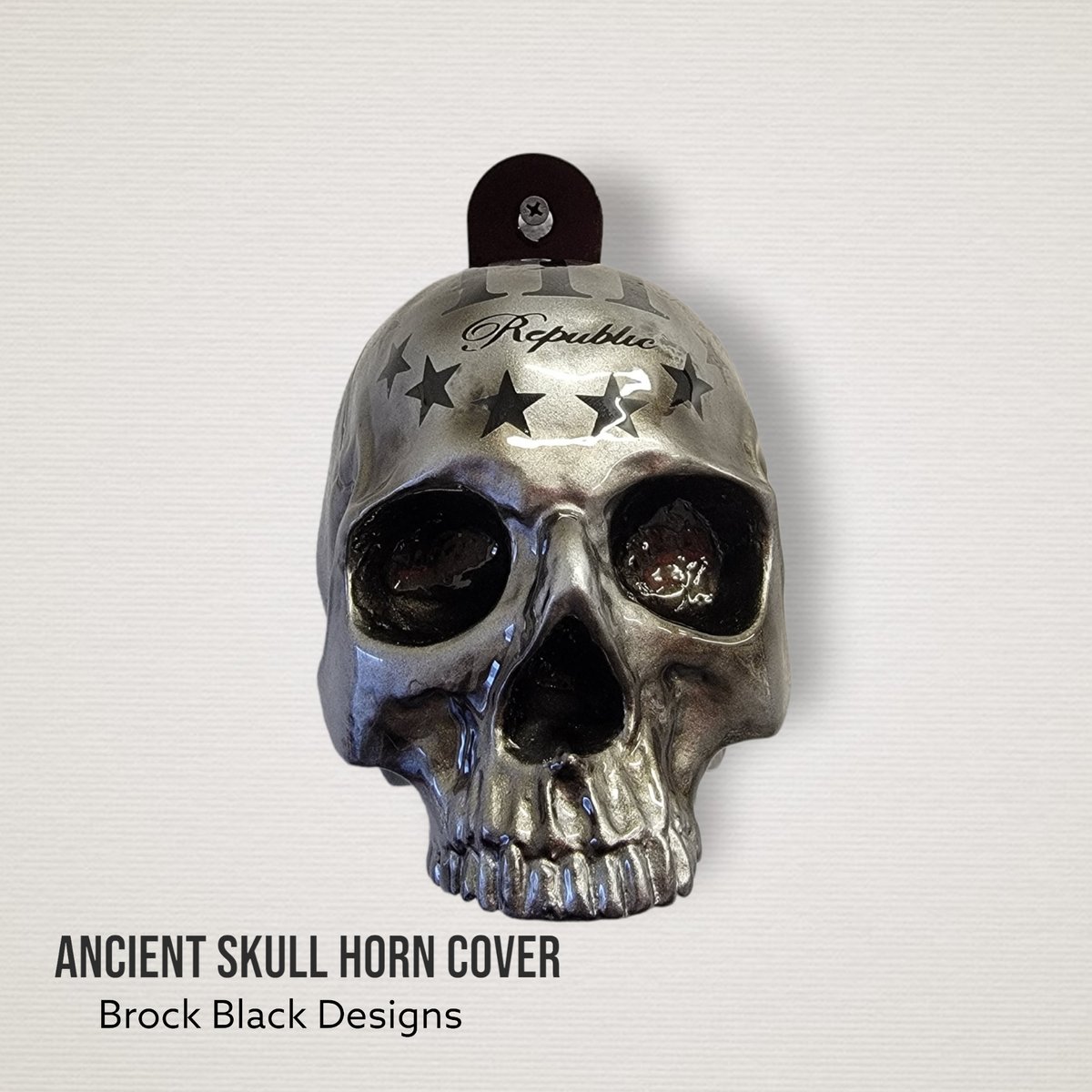 Horn cover with 3D Ancient skull theme