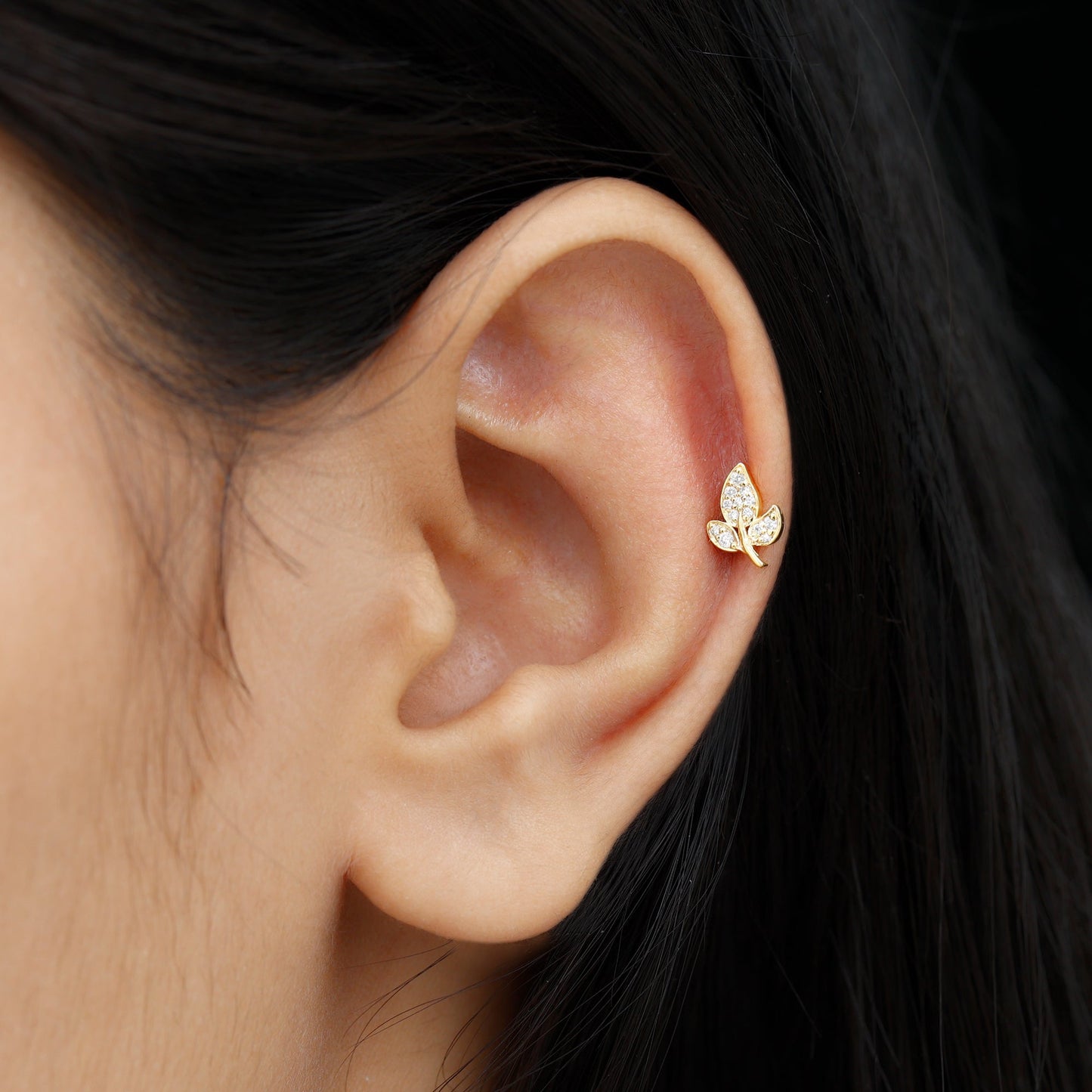 Diamond Leaf Flat Back Cartilage Stud Earring (18G) – Nature Inspired Helix & Tragus Jewelry in Gold