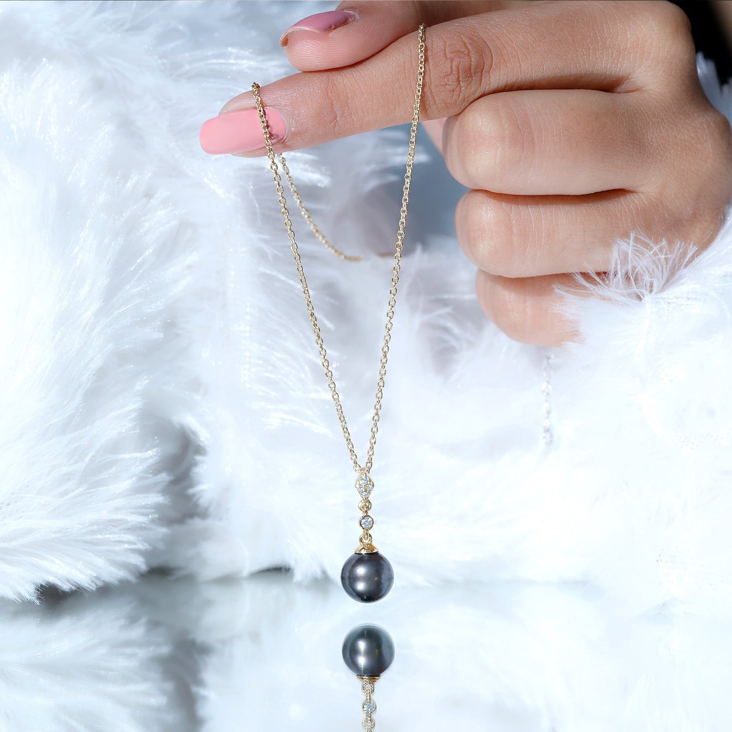 8 Carat Natural Tahitian Black Pearl Dangle Pendant with Diamond