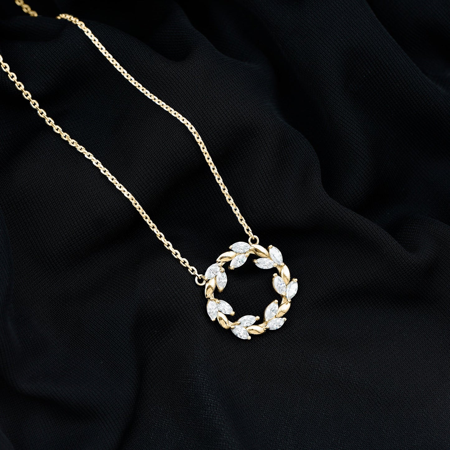 Lab Grown Diamond Nature Inspired Circle Necklace