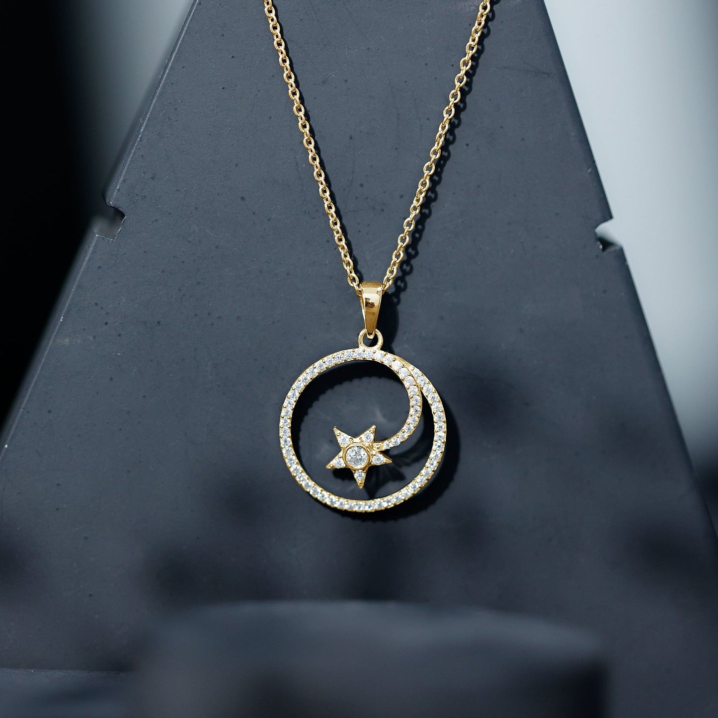 Certified Lab Grown Diamond Open Circle Necklace With Star