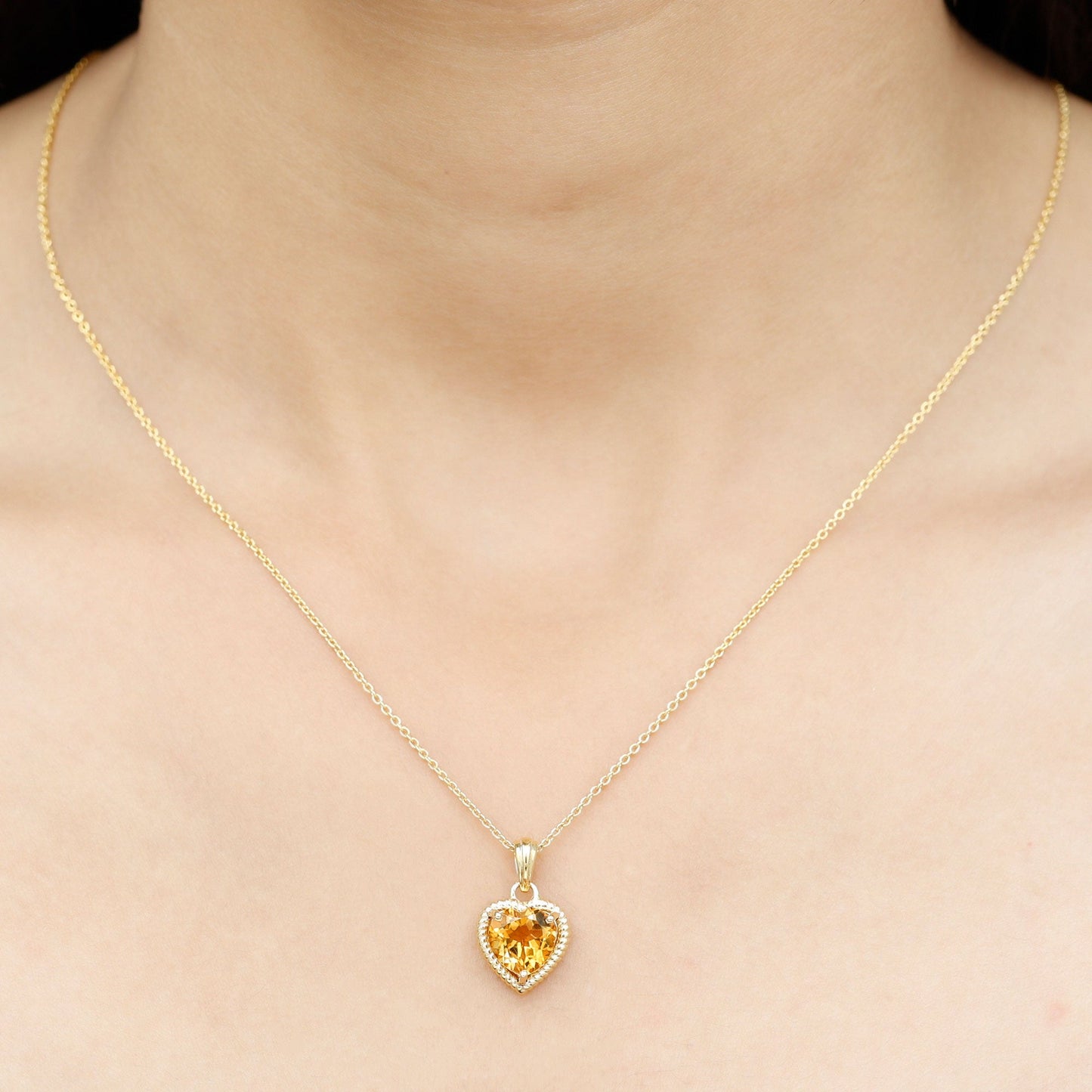 Natural Heart Shape 2 Carat Citrine Pendant Necklace with Rope Frame