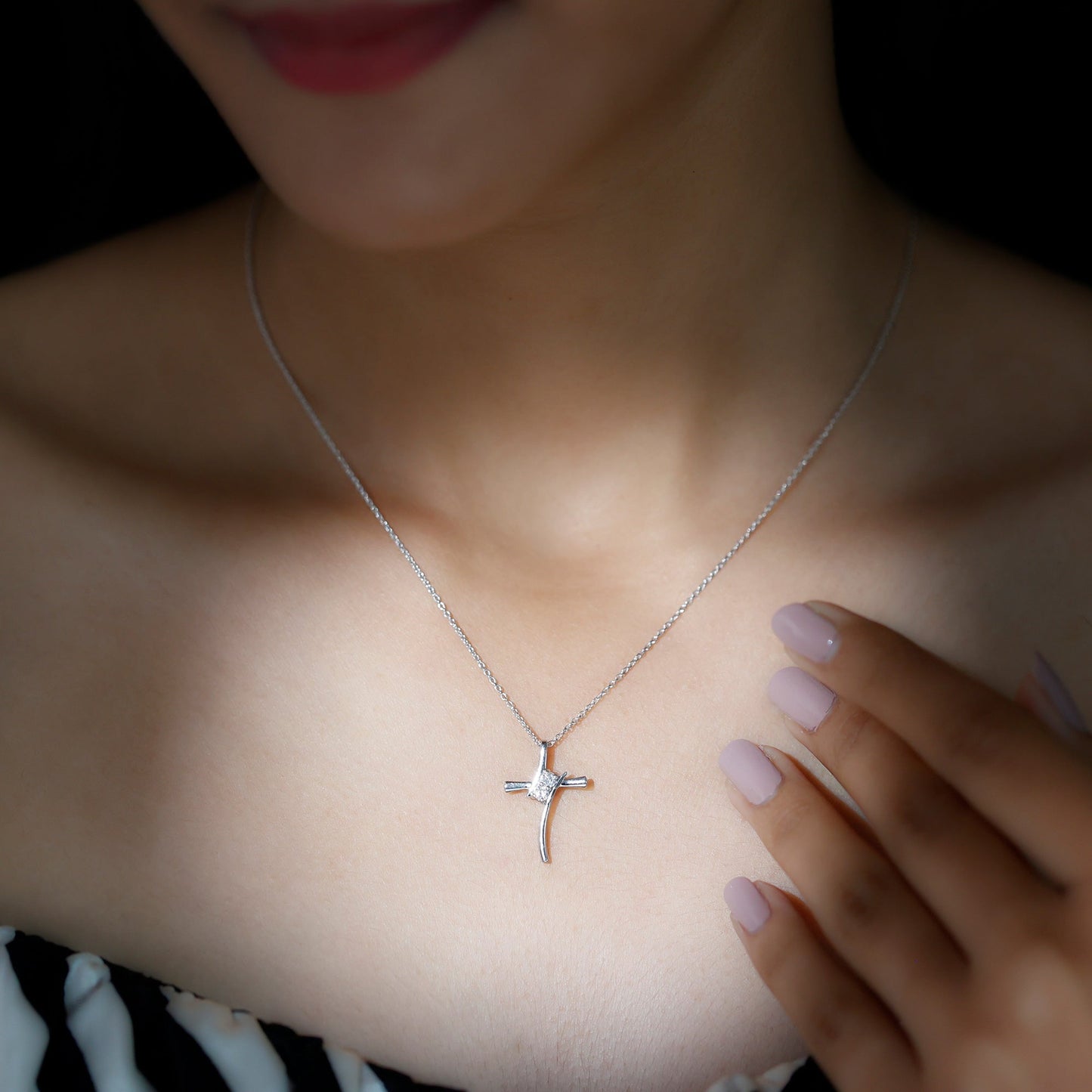 Certified Moissanite Cross Pendant Necklace With Chain