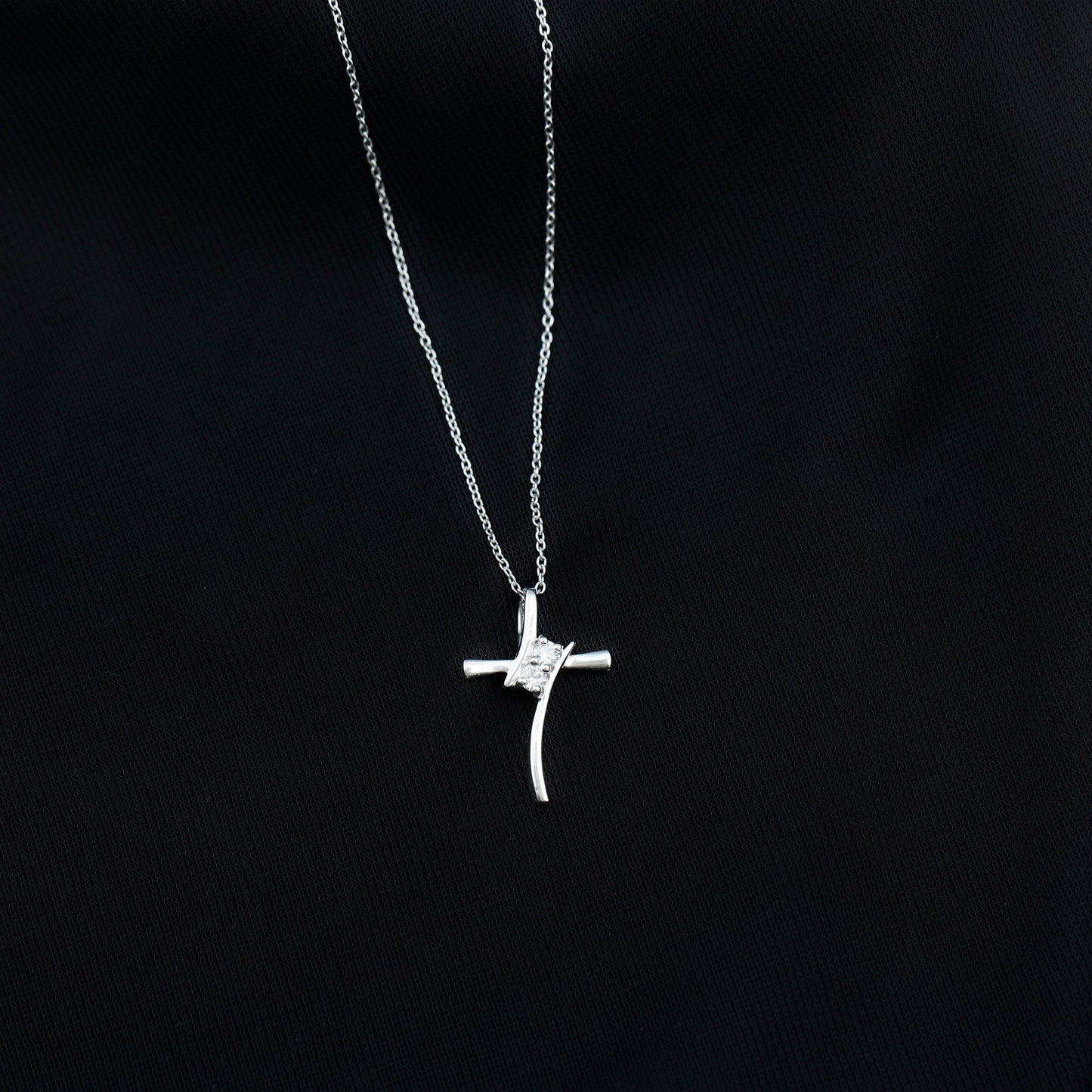 Certified Moissanite Cross Pendant Necklace With Chain