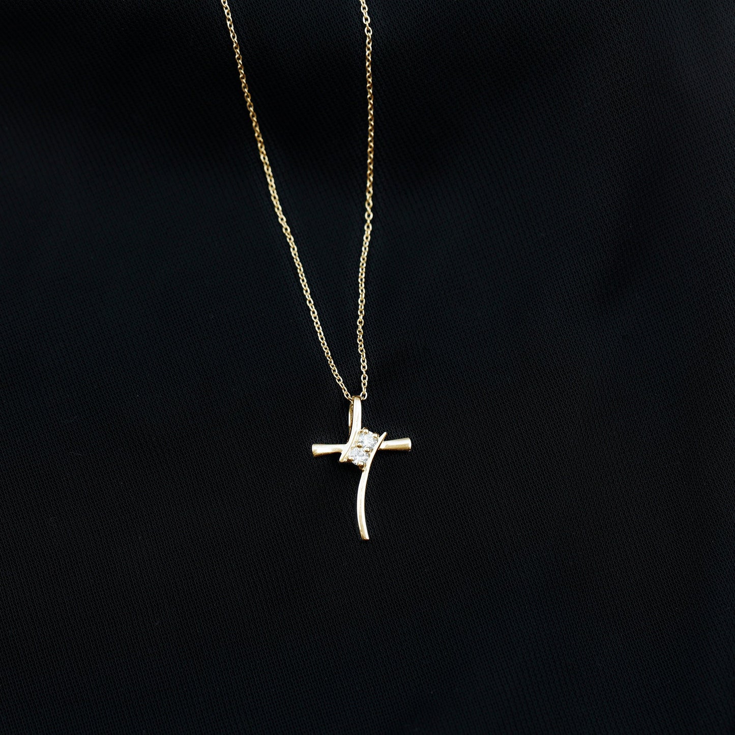 Certified Moissanite Cross Pendant Necklace With Chain