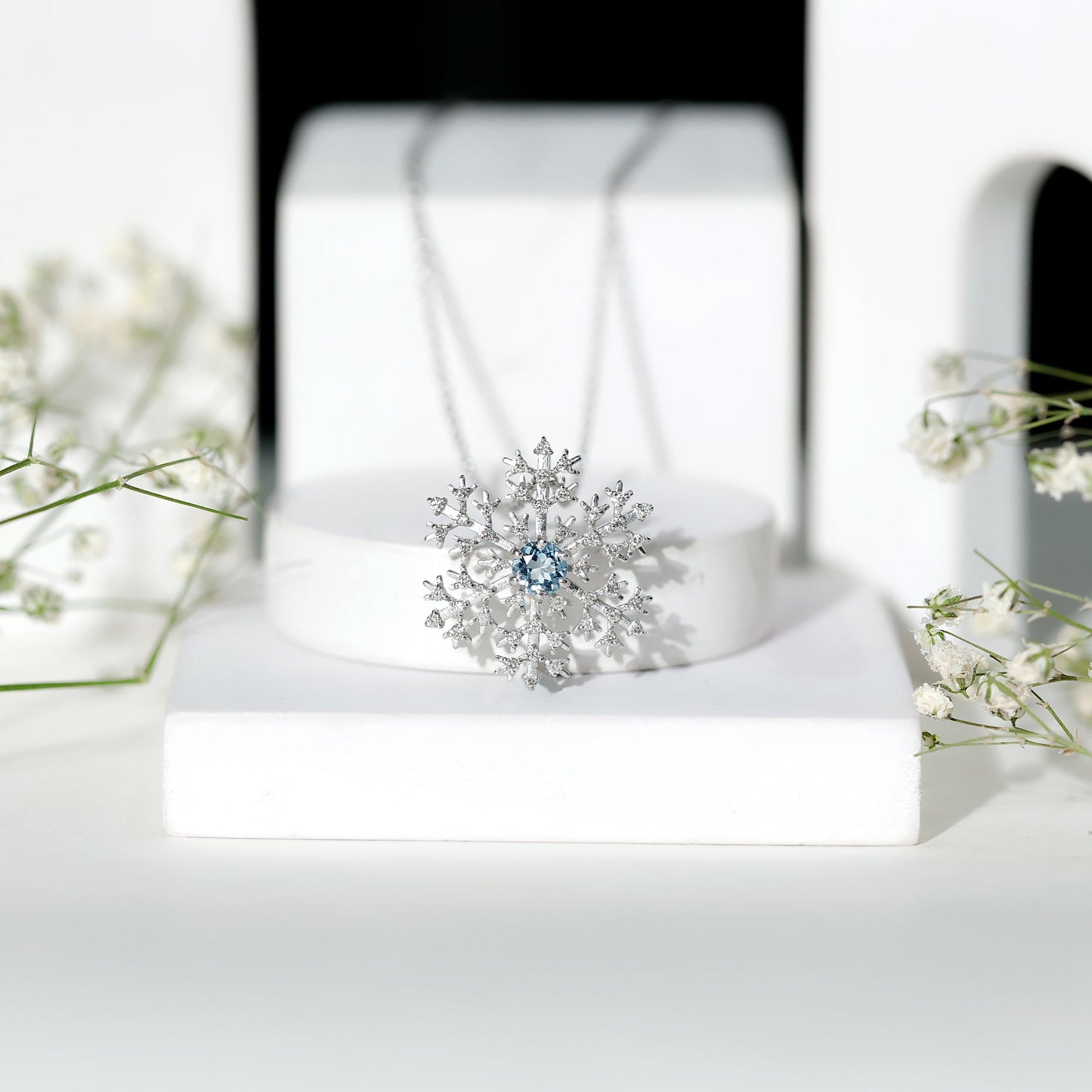 Snowflake Pendant Necklace with Aquamarine and Diamond