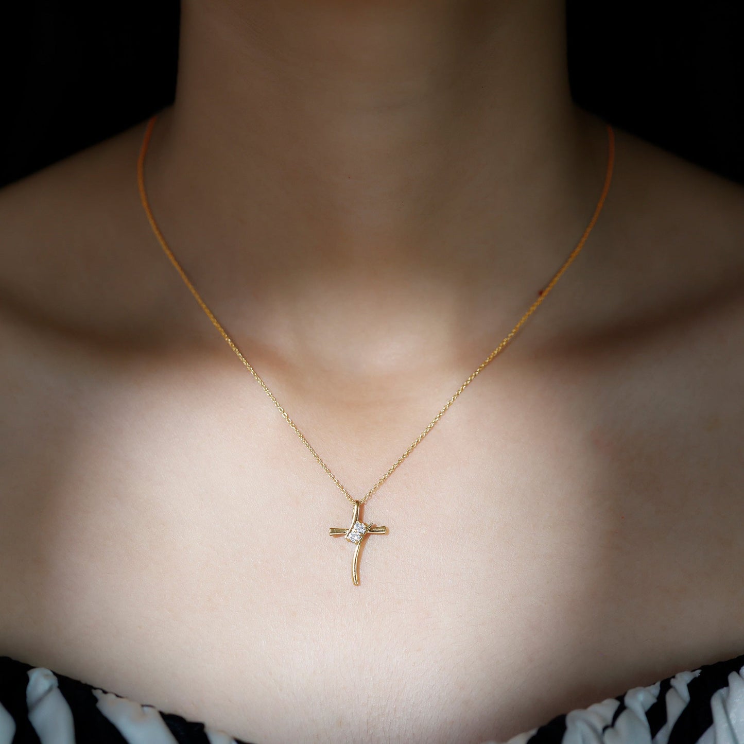 0.14 CT Lab Grown Diamond Cross Necklace (Hidden Bail)