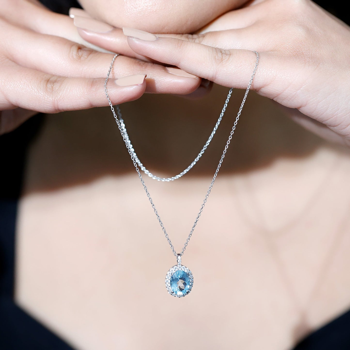 Genuine 2.5 Carat Oval Shaped Aquamarine Statement Necklace With Silver Chain