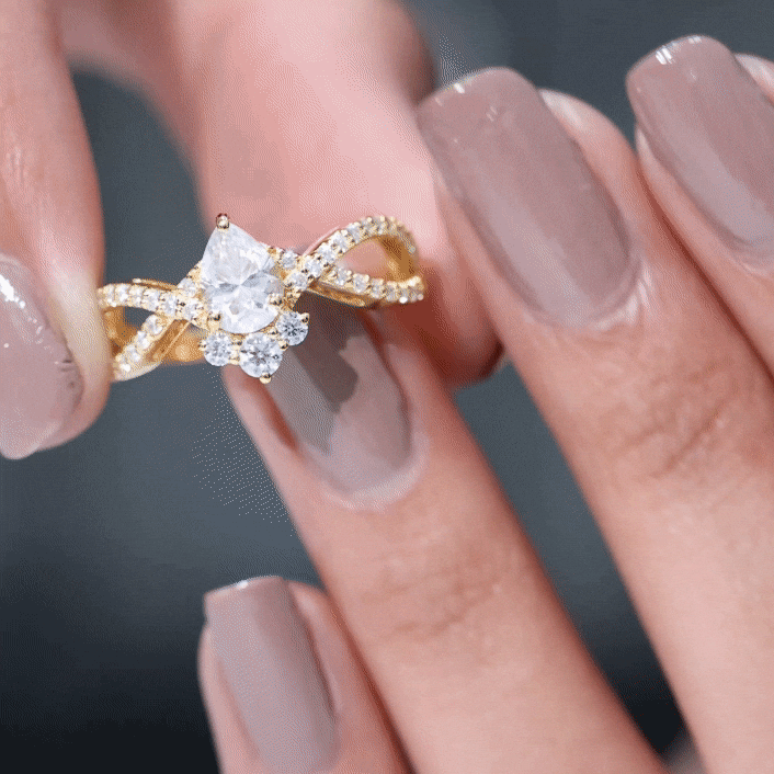 Lab Grown Diamond Teardrop Designer Engagement Ring