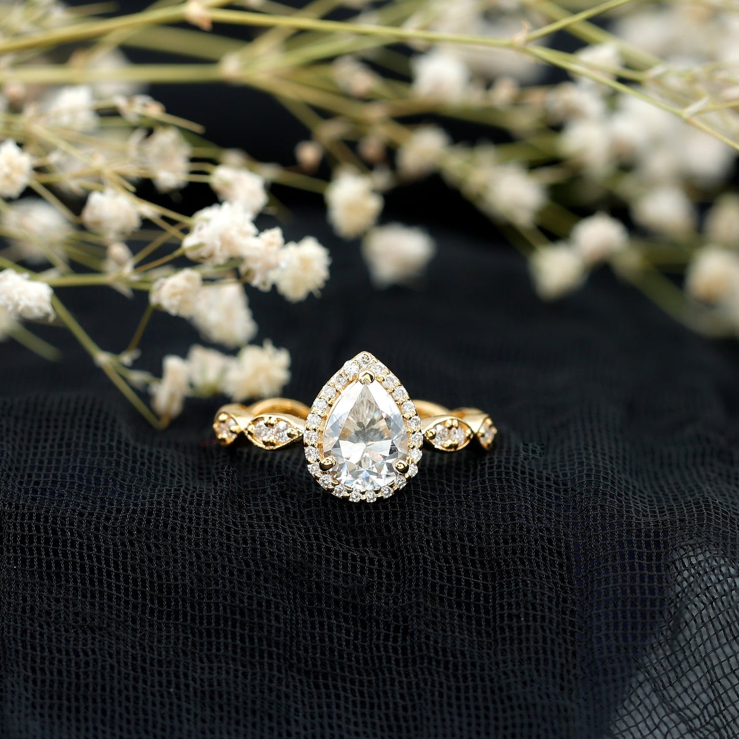 Lab Grown Diamond Teardrop Engagement Ring with Scalloped Shank