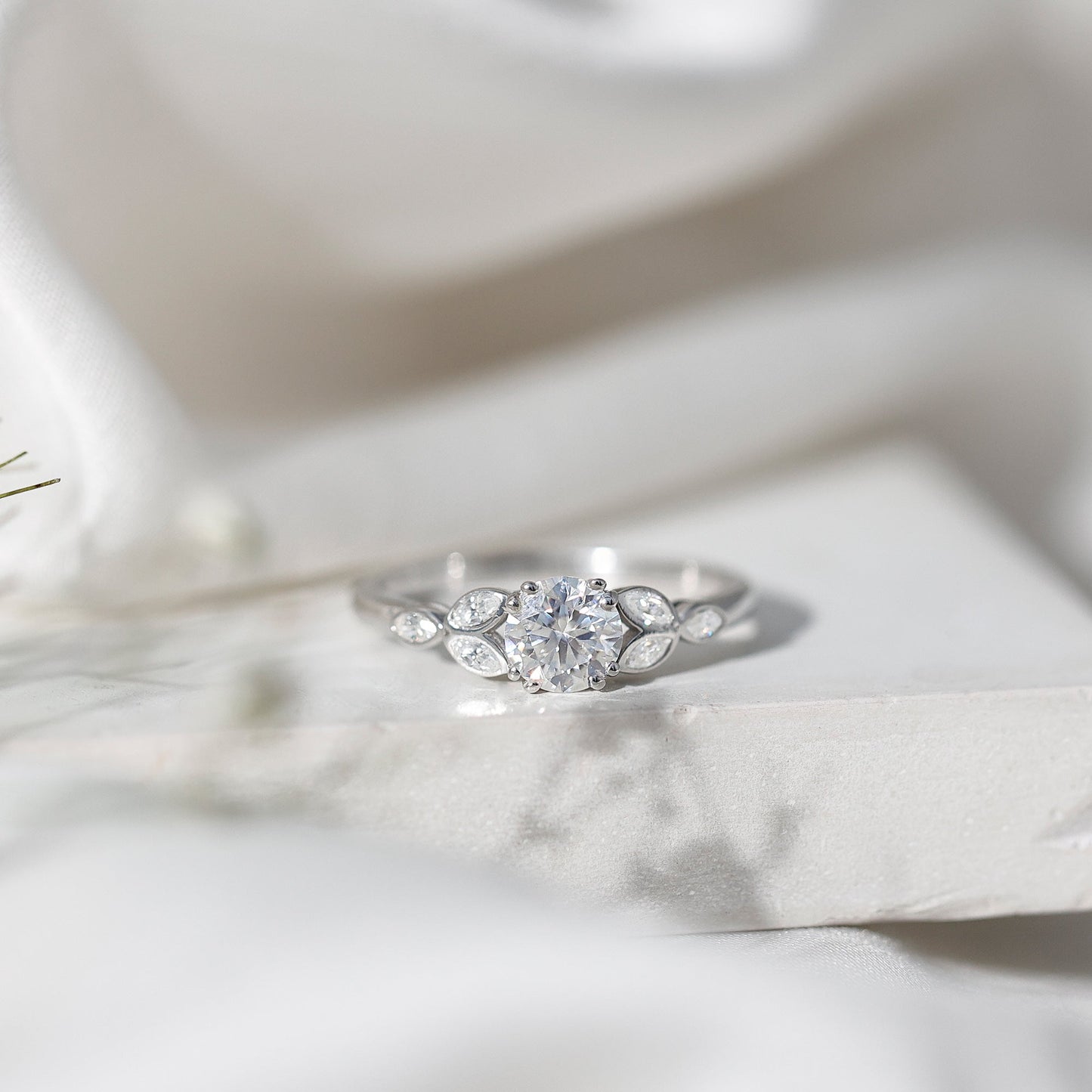 Certified 0.9 Carat Round Diamond Promise Engagement Ring For Her