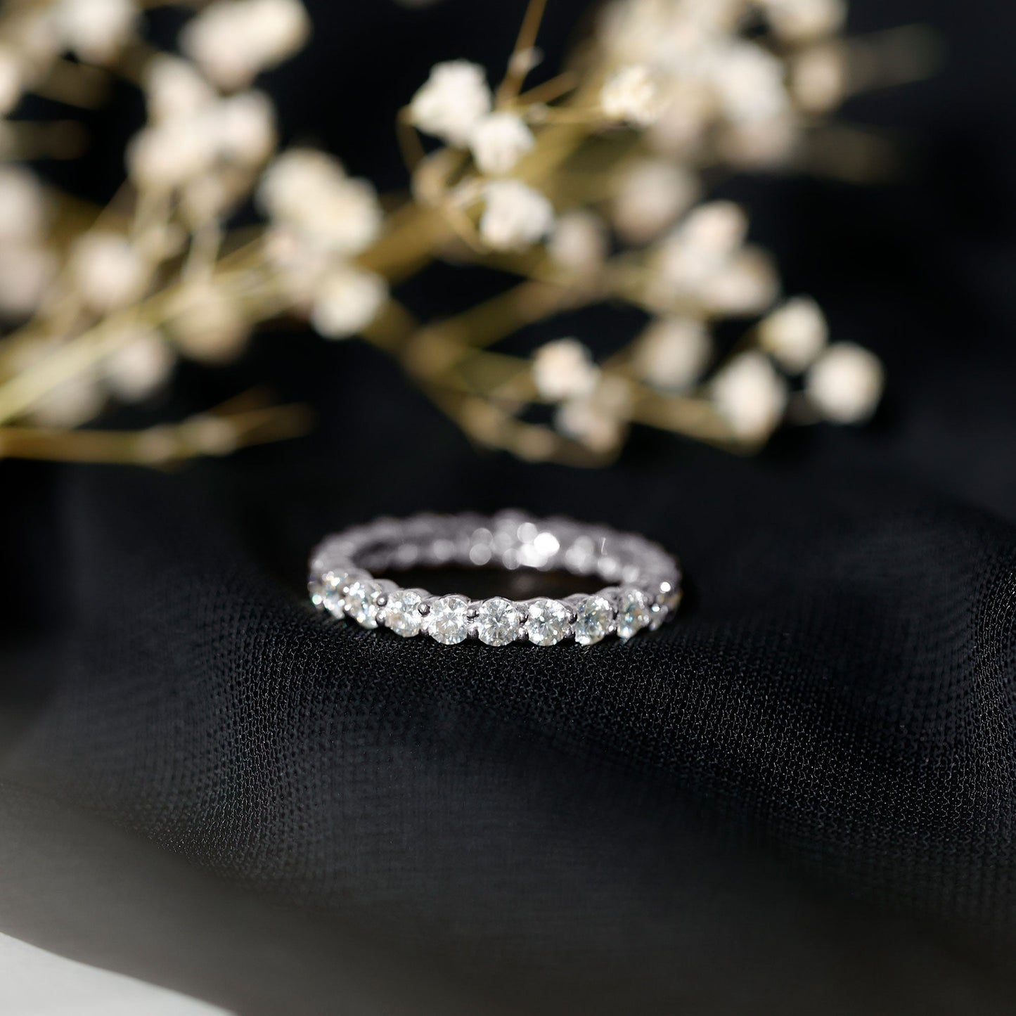 Round Cut Moissanite Simple Eternity Band Ring in Prong Setting