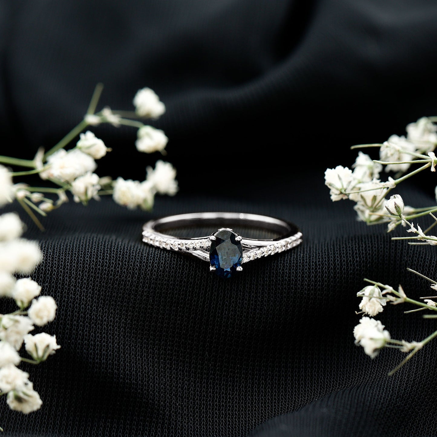 Natural 0.6 Carat Blue Sapphire Minimal Engagement Ring with Diamond Split Shank