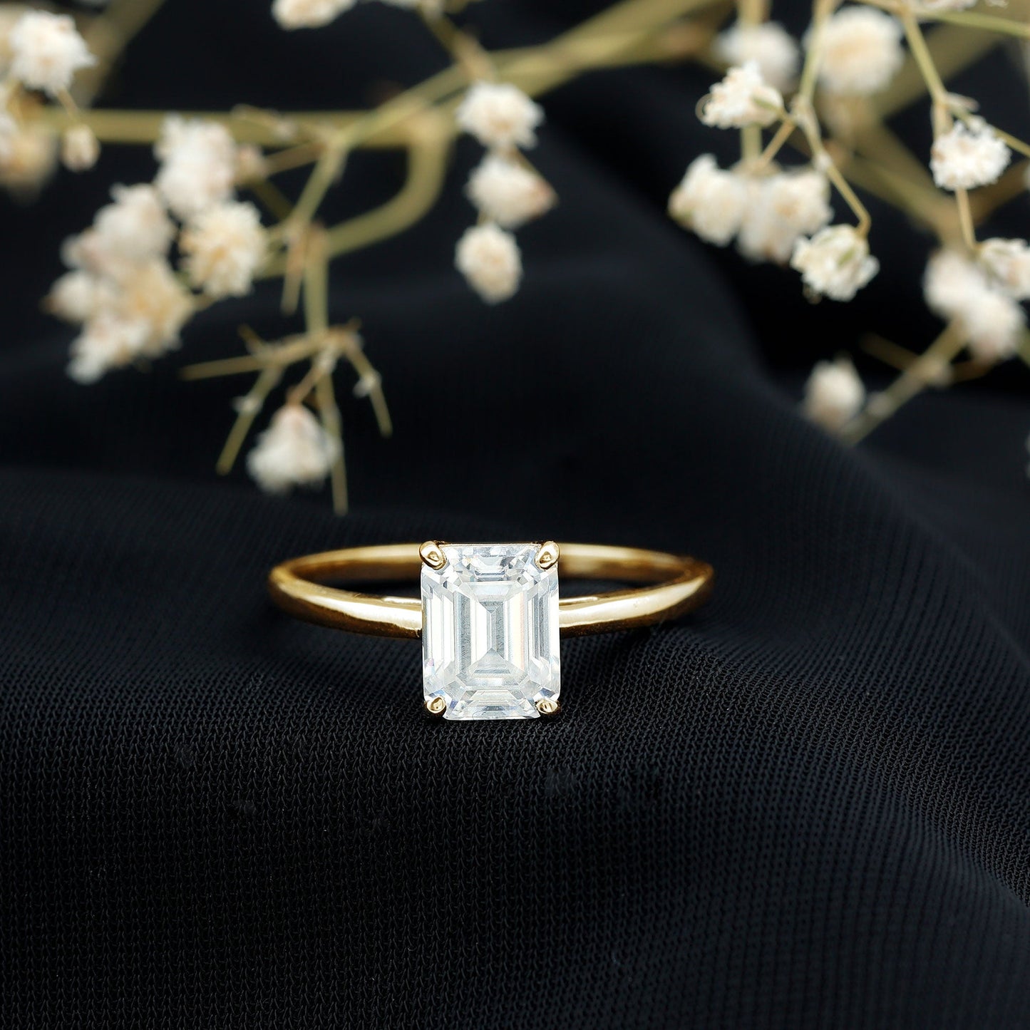 Solitaire 2.8 Carat Emerald Cut Moissanite Engagement Ring For Women