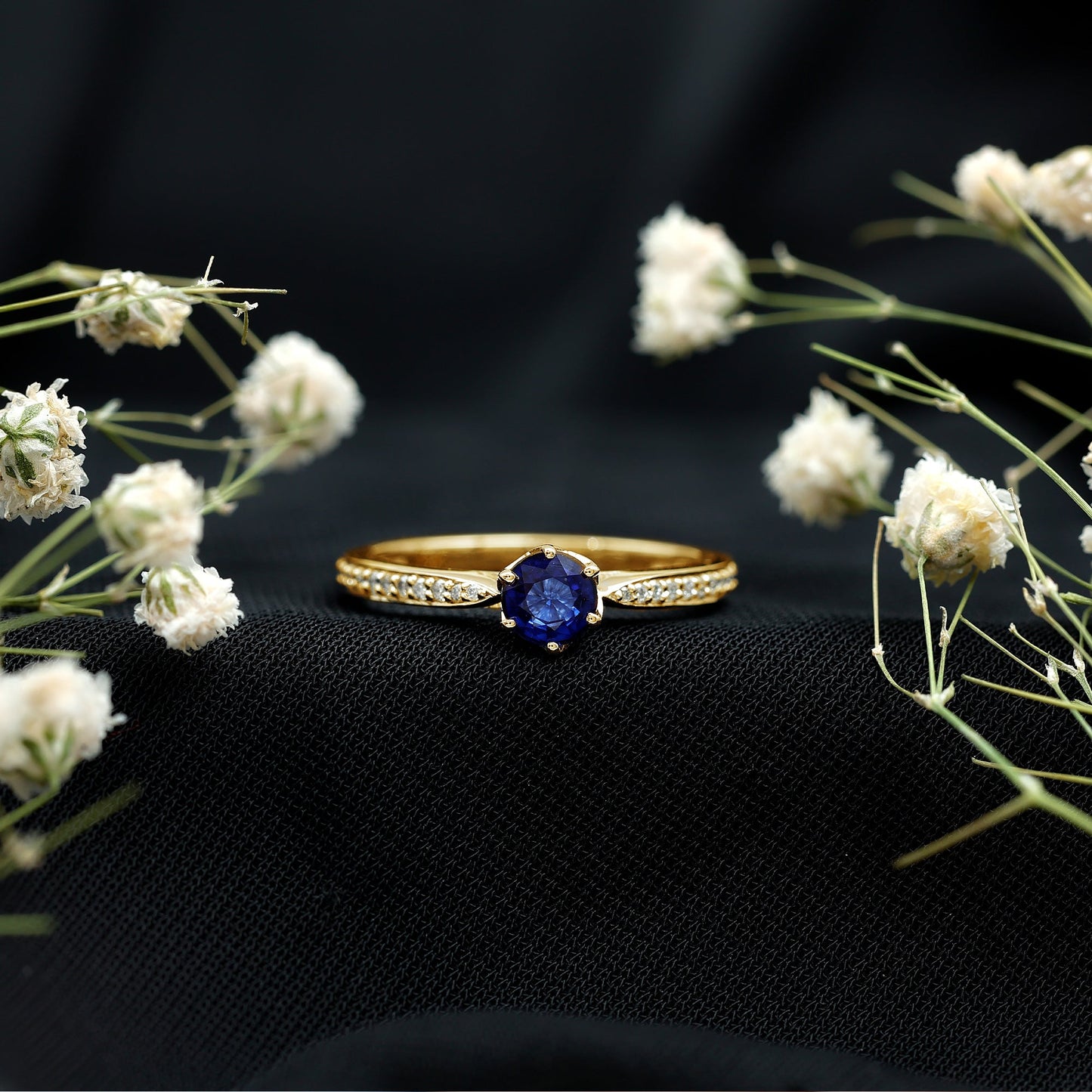 Natural 0.9 Carat Blue Sapphire Engagement Ring with Diamond