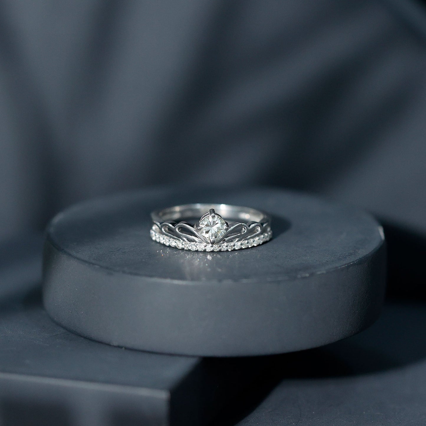 Certified Round Diamond Crown Ring