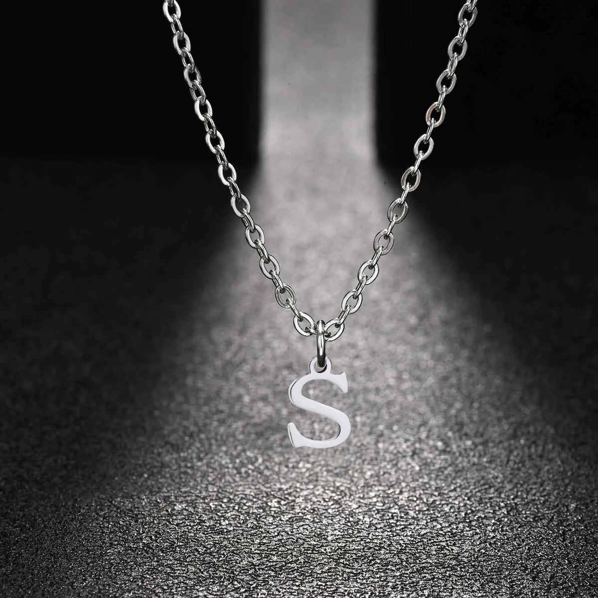 26 Letters A-Z Initial Pendant Necklaces for Women,Alphabet Pendant Rolo Chain Necklace,Simple Fashion Collar Jewelry Gift