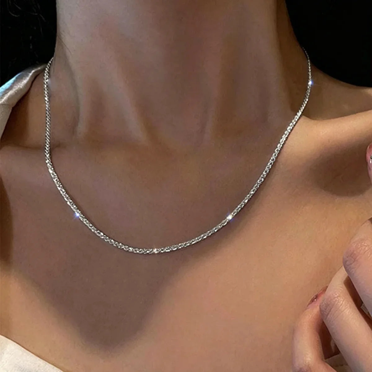 LUXUKISSKIDS Shiny Solid Chains Elegant Necklaces for Woman Sparkling Clavicle Chain Choker Simple Wedding Jewelry Collar Gifts
