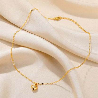 Charm Love Heart Pendant Necklace for Women Gold Color Fashion Lip Chain Simple Metal Choker Necklace Girls Jewelry Gift