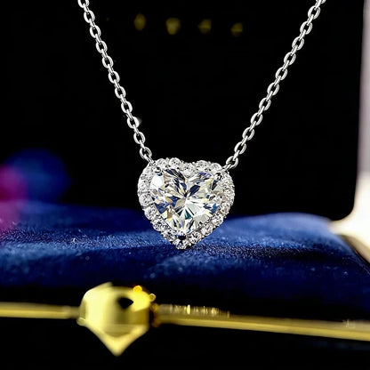 Huitan Heart Women Pendant Necklace Romantic Wedding Party Simple Style Accessories Inlaid Shining CZ Fashion Lady Jewelry Gift