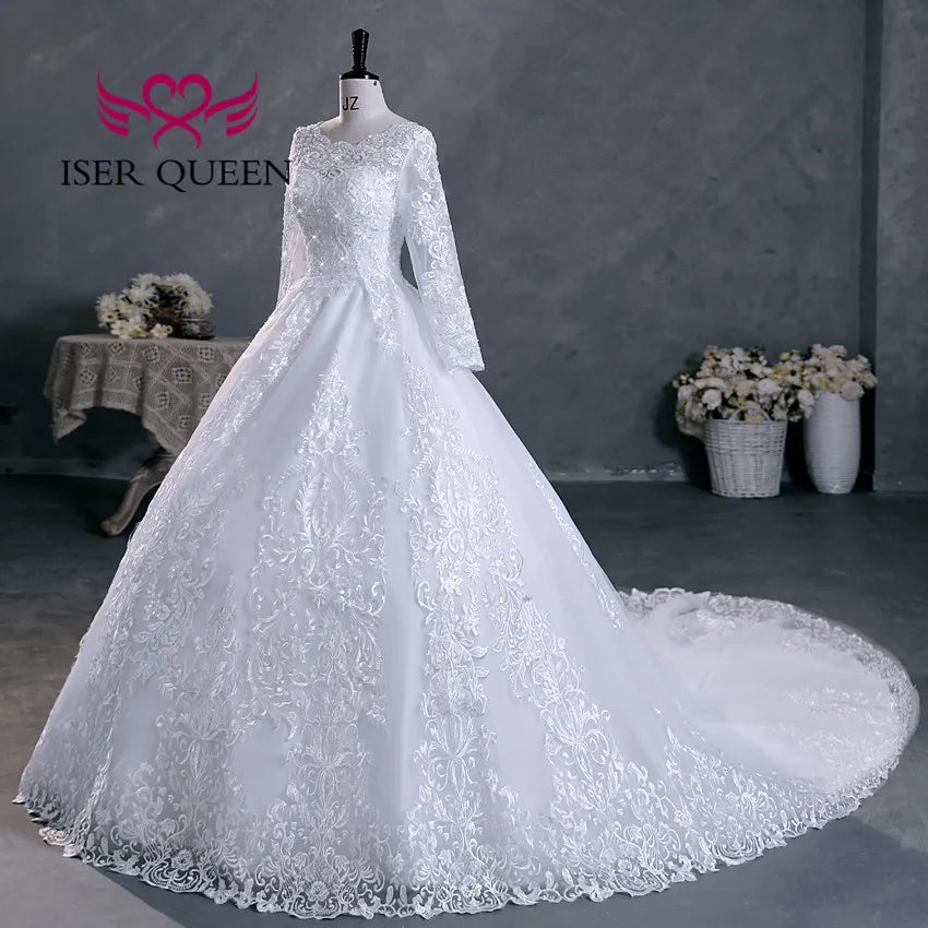 Customized Full Sleeves Pretty Lace Appliques Wedding Dresses 2026 New Plus Size Ball Gown Princess Bride Dress Elegant WX0301