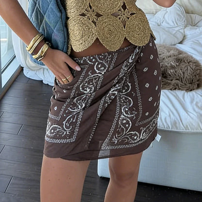 Women's Bandana Print Shorts Top Set Sleeveless Backless Halter Crop Tops Matching Mini Shorts Summer Beach Vacation Lady Outfit