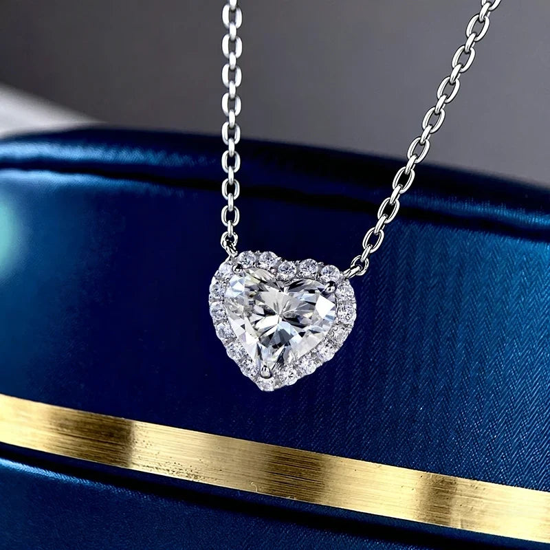 Huitan Heart Women Pendant Necklace Romantic Wedding Party Simple Style Accessories Inlaid Shining CZ Fashion Lady Jewelry Gift