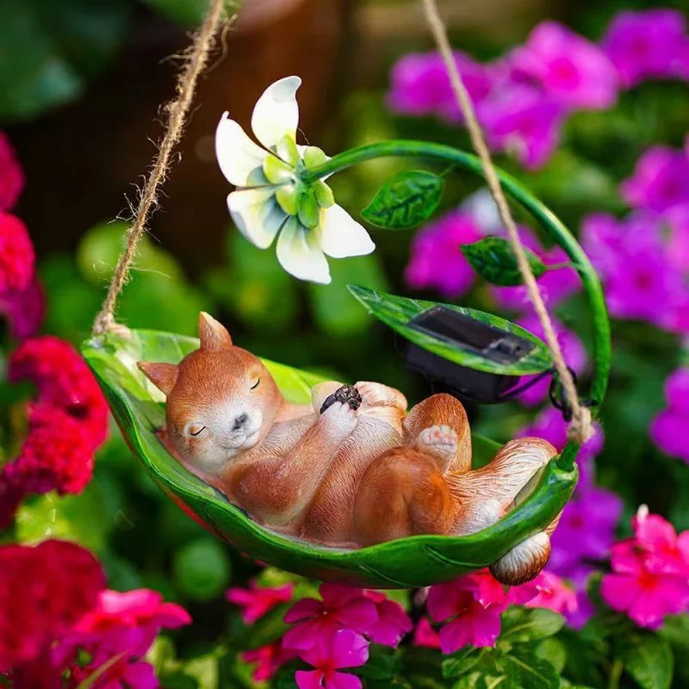 New Swinging Resin Cat Craft Garden Solar Animal Squirrel Statue Ornament Light Tree Hanging Garden Resin Decoration